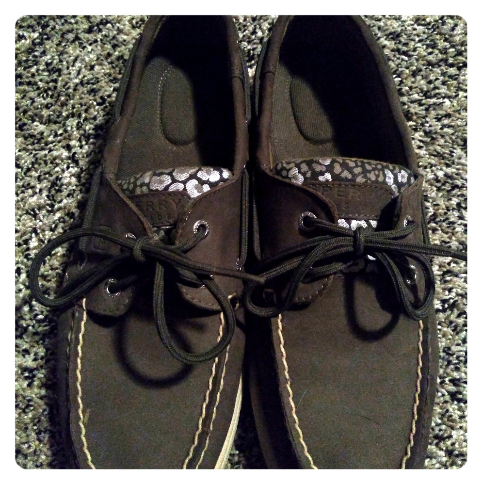 Sperry leather flat
